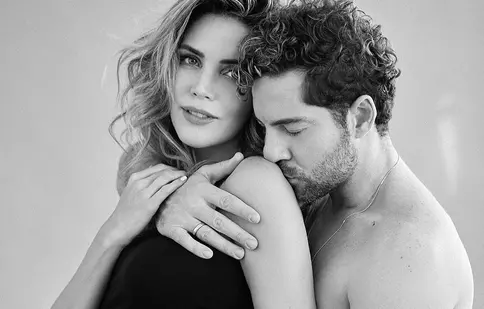 FOTO. David Bisbal a devenit tătic. Prima imagine cu bebelușul