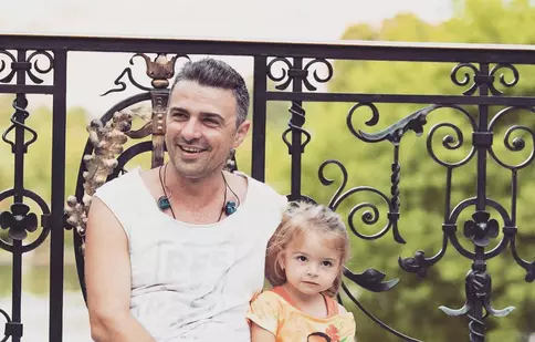 Cornel Ilie va deveni tată pentru a doua oară. Soția cântărețului naște la vară