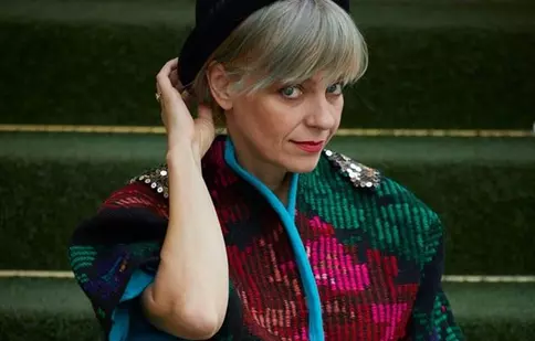 Gianina Corondan prezintă o nouă emisiune la TVR 1, „Fețe-fețe”
