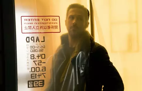 Filme la TV azi, 24 aprilie: „Vânătorul de recompense 2049”, „Bohemian Rhapsody”, „Tată fără număr”, „Cavalerul verde”