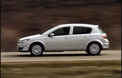 (P) Opel Astra H: Ce o face să fie atât de populară?