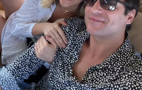 Adela Popescu și Radu Vâlcan au plecat într-o escapadă romantică. Ce surpriză i-a pregătit Radu soției sale