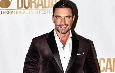 Julián Gil a dat-o uitării pe Marjorie de Sousa. Cine este noua parteneră a actorului