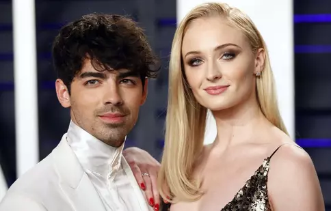 GALERIE FOTO. Primele imagini cu Sophie Turner însărcinată