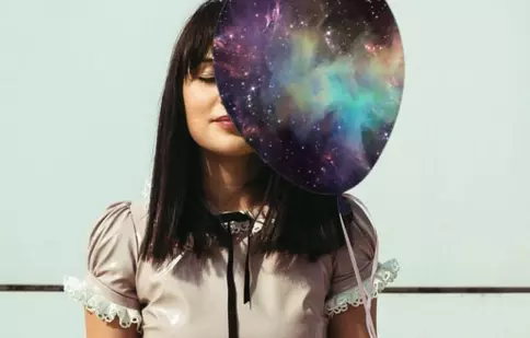 Irina Rimes lansează clipul piesei „Sarea de pe rană”, care încheie albumul său „Cosmos”