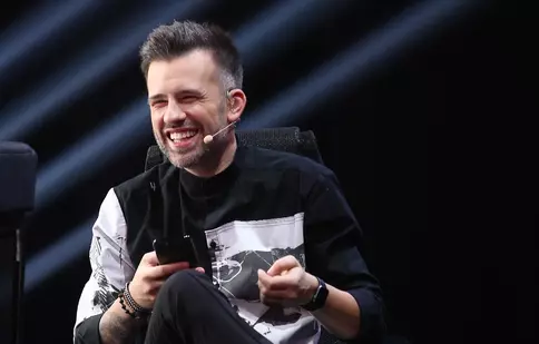 Florin Ristei şi-a găsit maşina autocolantată în parcare: „Părea că nu este a mea, era de taxi driver”
