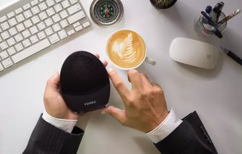 Foreo a lansat device-ul pe care orice barbat trebuie sa il detina