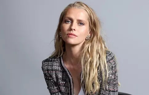 Teresa Palmer, din serialul HBO „Cartea pierdută a vrăjitoarelor”, e din nou însărcinată