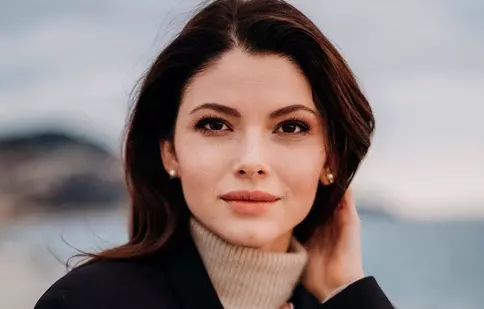 Anca Lungu, strălucitoare la Cannes. Fosta prezentatoare a participat la festival alături de soțul ei, afaceristul Harry Arampatzis