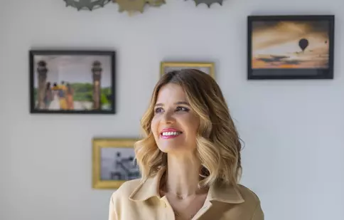 Care este rețeta de succes a unui serial turcesc? Interviu cu Ilcnur Agop, ”stăpâna” serialelor turcești