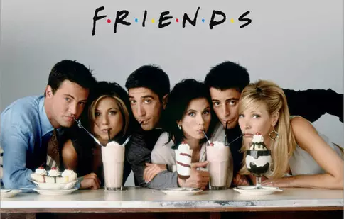 Înainte să devină superstaruri, au apărut în „Friends”. 10 apariții pe care puțini și le mai amintesc