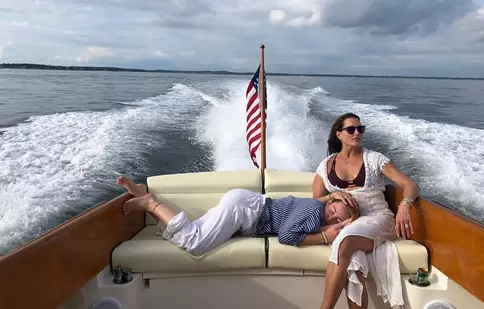 Brooke Shields, împietrită de durere. De ce suferă actrița. „A fost cel mai trist drum din viața mea”