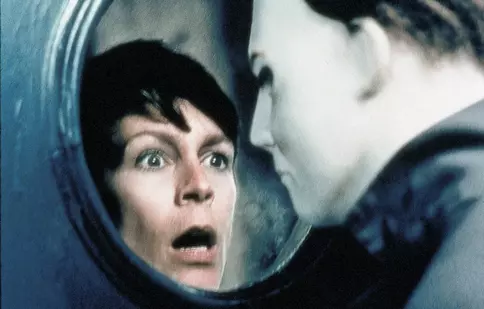 Ce filme de Halloween vom vedea pe noul post TV, Warner TV