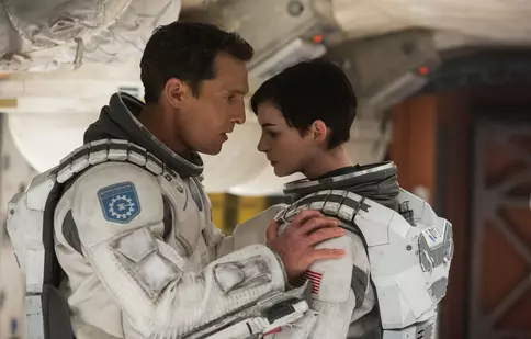 Filme la TV azi, 27 octombrie: „Interstellar: Călătorind prin univers”, „Hemingway și Gellhorn”, „Armata celor 12 maimuțe”