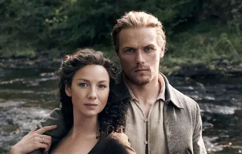 Tot ce știm până acum despre serialul prequel de la „Străina”/„Outlander”. Ce detalii a dezvăluit Sam Heughan