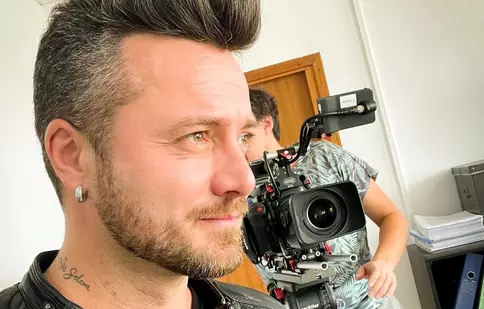 De la muzică, la actorie. Tavi Clonda, actor într-un serial românesc. „Deja joc în al doilea episod”
