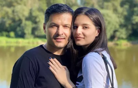 Motivul pentru care Carmina nu a participat la nunta tatălui său, Liviu Vârciu. Tânăra a clarificat situația: „Știam de cununia civilă”