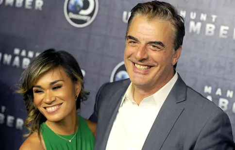 Imagini cu Tara Wilson, soția lui Chris Noth, plângând în mașină. Nu purta verighetă