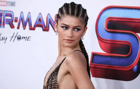 Zendaya, o nouă apariție spectaculoasă pe covorul roșu. Actrița a strălucit într-o rochie creată special pentru ea