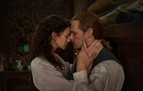 Producătorul „Outlander”, dezvăluiri despre sezonul 7. „Revoluția este aici”