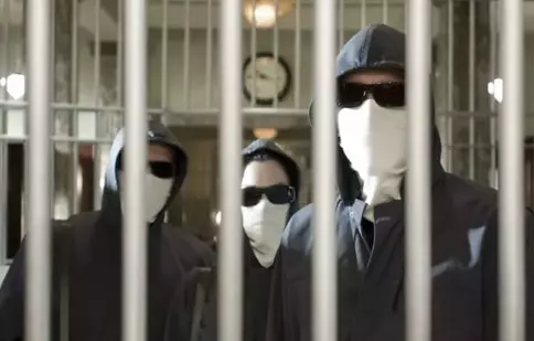Filme la TV azi, 17 martie: „Omul din interior”, „Asasini”, „Candidatul altora”, „Avanpostul”