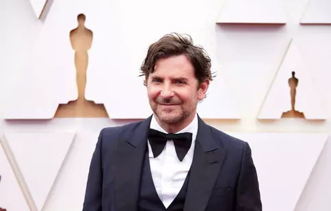 Bradley Cooper, transformare uluitoare pentru noul său film de la Netflix. Primele imagini din „Maestro”
