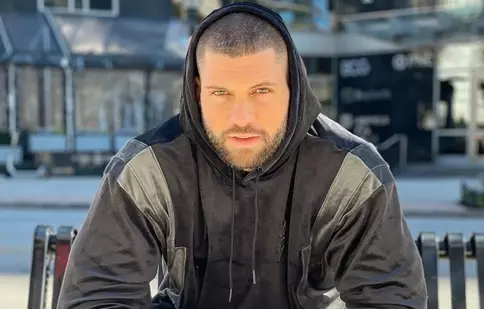 Cine este Florian Munteanu, actorul român care a primit un rol în sezonul 3 din „Vikingii” (Netflix)