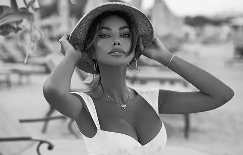 Imagini rare cu Mădălina Ghenea alături de fiica și de mama ei. Destinația de lux unde s-au relaxat