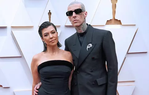 Kourtney Kardashian și Travis Barker s-au căsătorit! Primele imagini de la nunta de basm