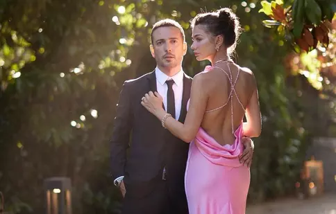 Actrița Demet Özdemir și cântărețul Oğuzhan Koç s-au logodit. Când va avea loc nunta