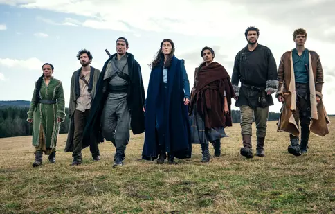 Vești bune pentru fanii „Roata Timpului”/ „The Wheel of Time”. Serialul Amazon Prime a fost reînnoit pentru al treilea sezon