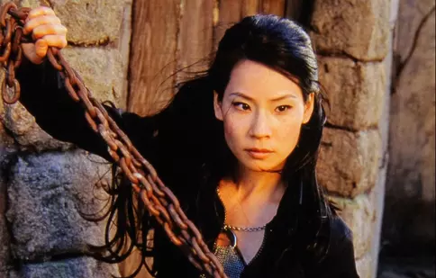 Cum arată Lucy Liu, la 22 de ani de la lansarea „Îngerii lui Charlie”. Are 53 de ani și a descoperit elixirul tinereții