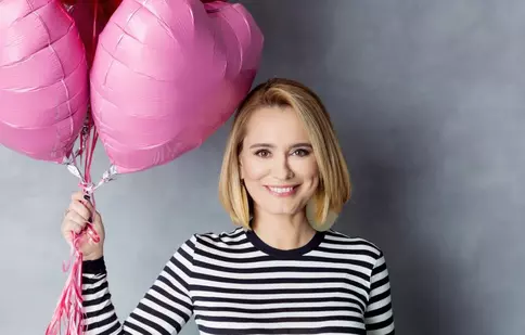 Andreea Esca își aniversează în stil mare cei 50 de ani. Vedeta Pro TV a organizat o escapadă surpriză pentru 70 de invitați! + fotografii de colecție! EXCLUSIV