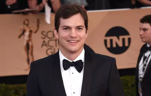 Ashton Kutcher s-a luptat cu o afecțiune autoimună rară. A rămas fără văz, auz și echilibru. „Sunt norocos că trăiesc”