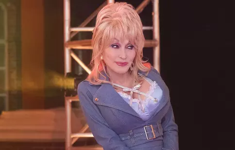 Dolly Parton a lăsat în urmă un imperiu de sute de milioane de dolari! Detalii incredibile despre averea reginei muzicii country