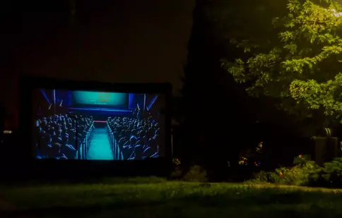 Cinema în aer liber. 5 filme pe care le poți vedea pe final de vară