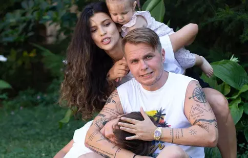 Codin Maticiuc, mesaj special pentru fani după ce a adoptat trei cățeluși maidanezi. „Nu avem voie să dăm bani pe cei de rasă”