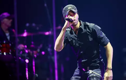 Enrique Iglesias, gest neașteptat în public, după un concert în Las Vegas. Ce i-a făcut artistul unei fane