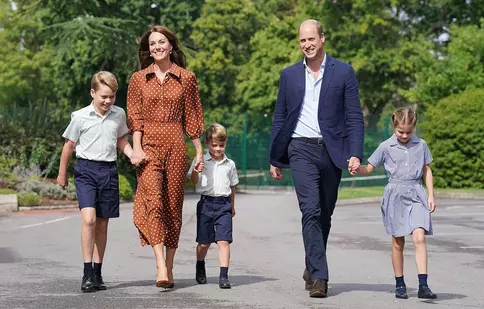 Prima zi de școală pentru copiii ducilor de Cambridge. George, Charlotte și Louis au fost însoțiți de părinții lor
