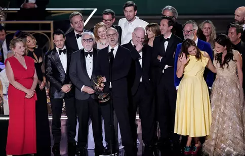 Premiile Emmy 2022. Serialele „Succession” şi „Squid Game” sunt marii câștigători. Lista completă a câștigătorilor