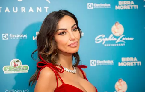 Mădălina Ghenea, moment senzual de striptease pe Instagram. Cui i-a fost dedicat video-ul