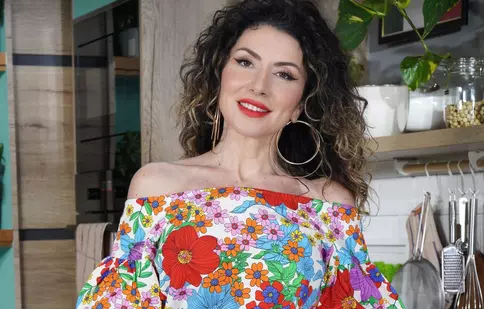 Cu frumusețea la TV! Ce metode inedite de beauty a încercat Carmen Brumă. EXCLUSIV