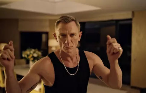 Daniel Craig se pricepe la dans! Fostul 007 își arată talentul într-o reclamă pentru o marcă de vodcă