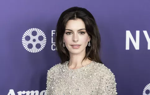 Anne Hathaway, reacție virală după un gol al echipei Arsenal. Ce a făcut actrița în timpul unui interviu