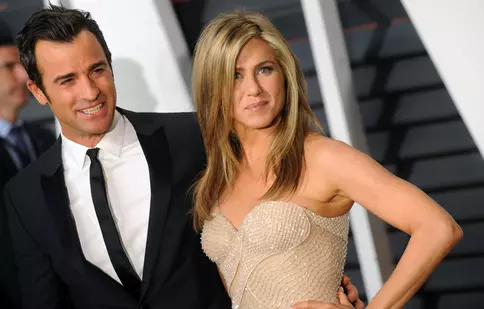 Jennifer Aniston, scene sexy doar pentru Theroux