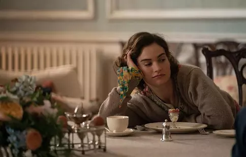 „The Pursuit of Love”. Tot ce trebuie să știți despre serialul difuzat pe BBC First. Poveste, distribuție, trailer