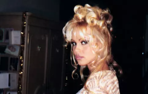 „Pamela, A Love Story”. Pamela Anderson își spune povestea într-un documentar Netflix. Când e premiera