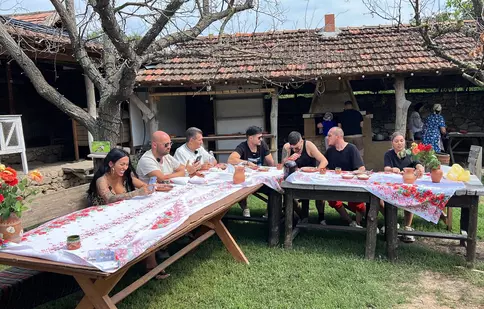 „Poftiți pe la noi! Poftiți la târg” ajunge în premieră în Republica Moldova. Ce sarcini au de îndeplinit Ruby, Jo, SHIFT și What’s UP