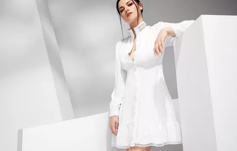 Trei vieți, serial Netflix. Cum arată Maite Perroni în proiectul în care joacă triplu rol