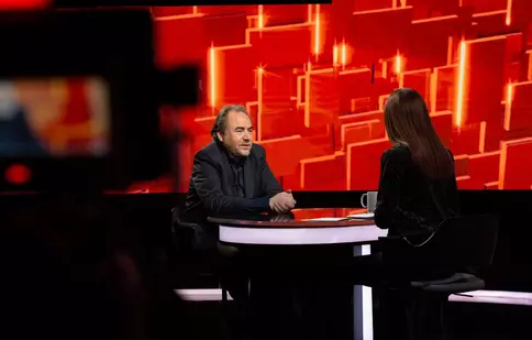 Bobby Păunescu vine la 40 de întrebări cu Denise Rifai. „Ce vă datorează Monica Bârlădeanu?”